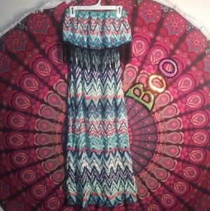💮 NWT Long Blue Zig Zag Aztec Patterned Dress